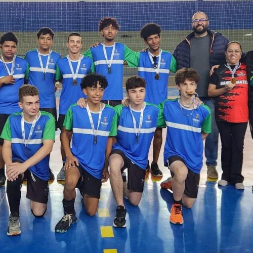 Bandeirantes domina no Vôlei Masculino e avança para a Regional!