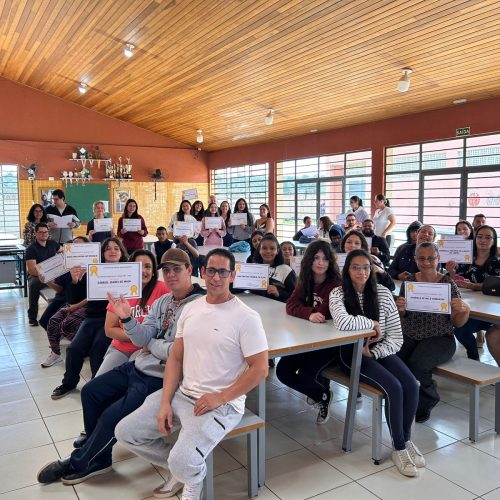Alunos destaques do 1º trimestre são homenageados com entrega de certificados!!